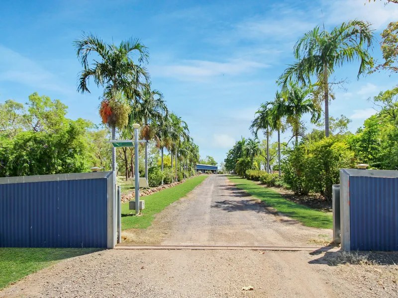 Dream home on acreage, 6 minutes from town