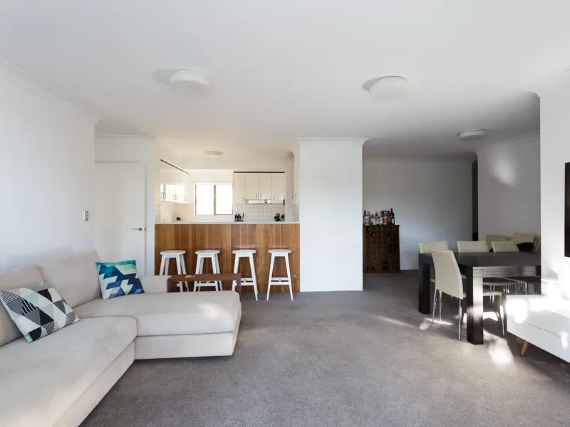 SPACIOUS & FUNCTIONAL (Hill St Entrance)