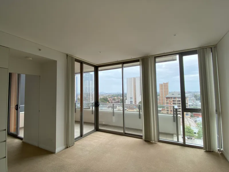 High Level one Bedroom Apartment with City View for Lease