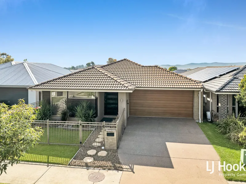 Ultra Stylish & Ultra Practical - Ducted Air Conditioning + Solar Panels to Decrease the Running Costs!