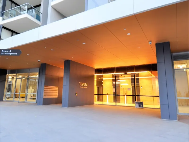 Luxury 1-bedroom+Study at Poly Horizon