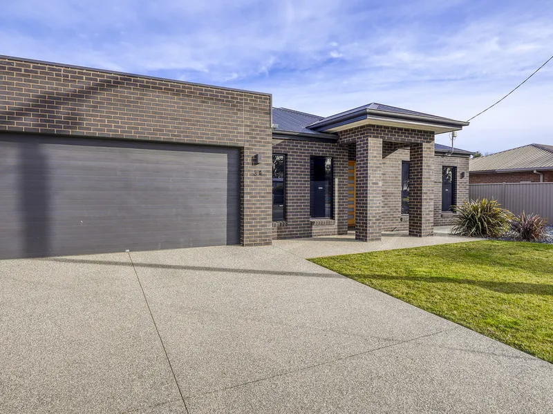 STYLISH & SOPHISTICATED