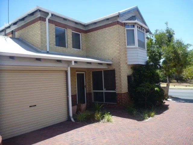 Spacious townhouse in excellent location