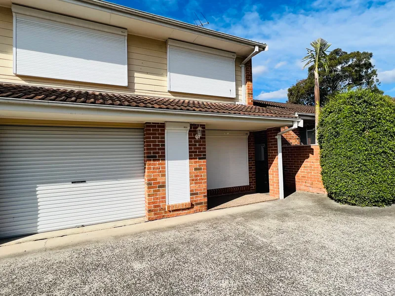 Classy Townhouse In Highly Sought-After Area