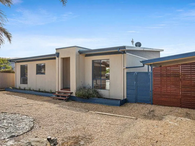 New Listing Don't miss out on this beautiful Light and spacious house