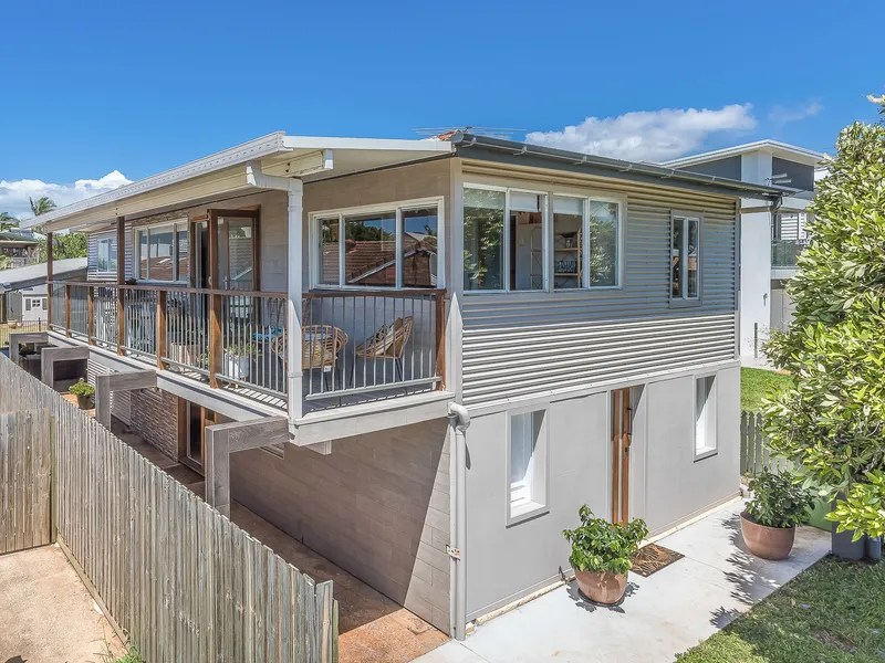 DUAL LIVING AT THE BEACH