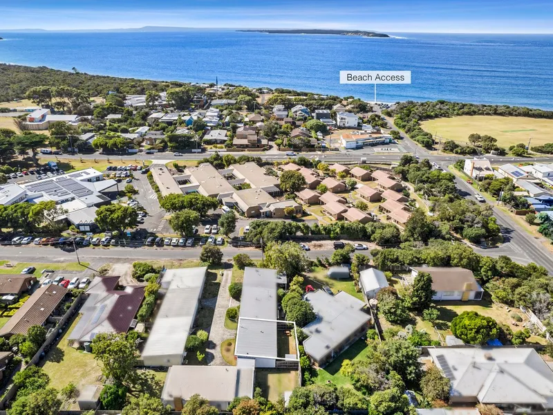 Funky 50’s Close to Beach