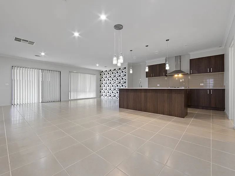 Lovely & Luxurious Lyndarum Lifestyle