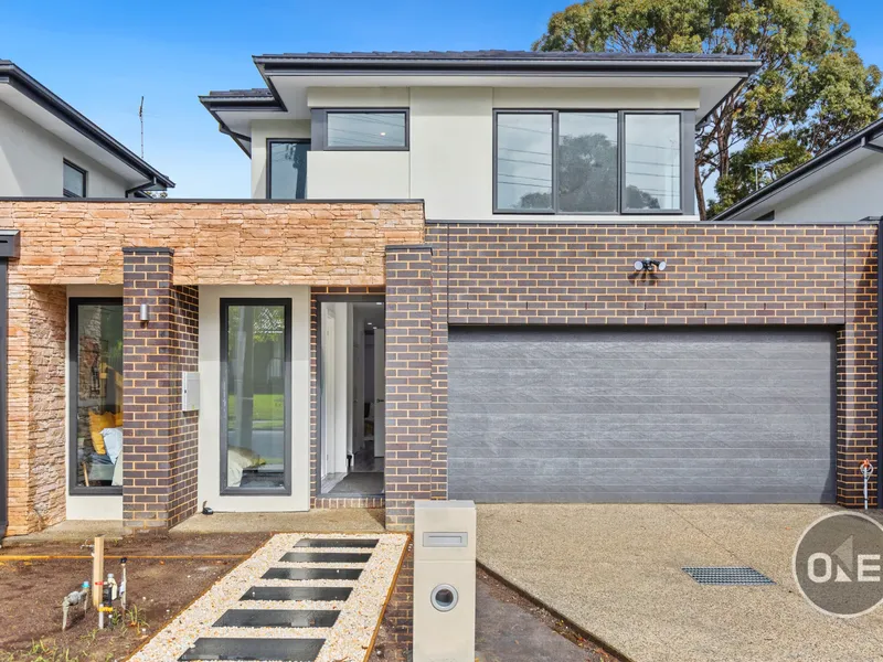 Sublime Showpiece In Superior Location