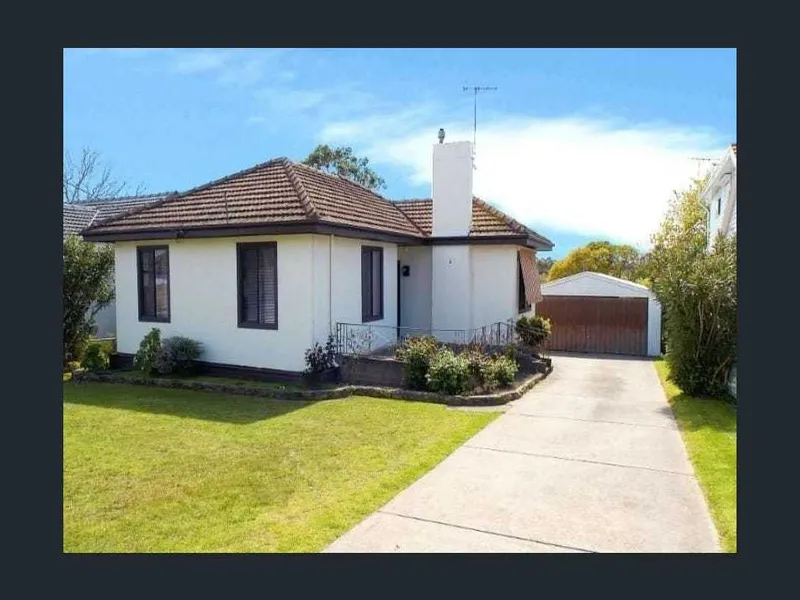 Family Home In Ashwood!