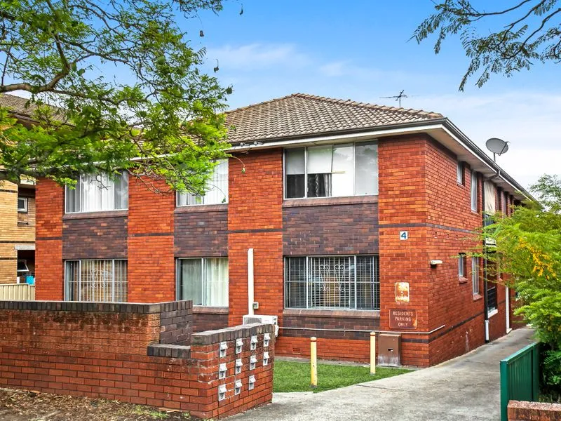 FIRST FLOOR UNIT - GREAT LOCATION