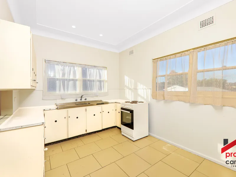 Lovely 3 Bedroom House For Sale in Campbelltown!!