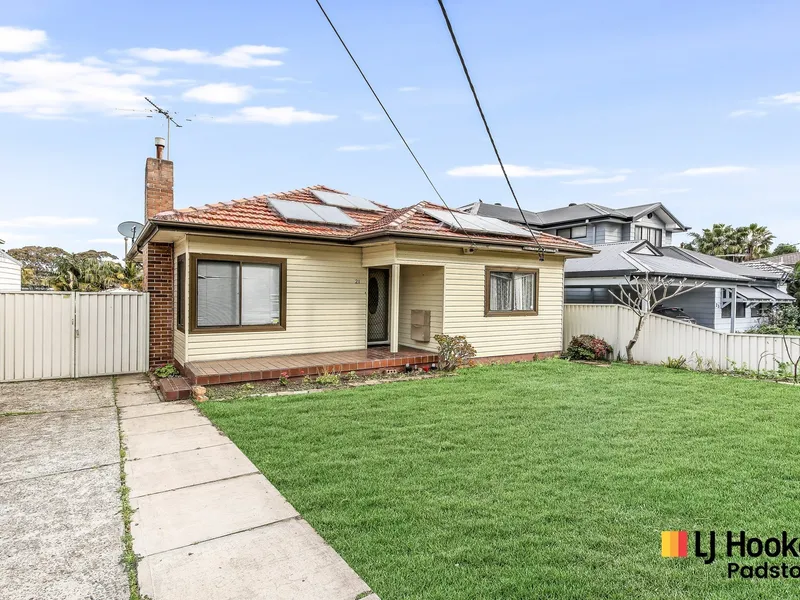 Set On Approx 569.1sqm With DA Approval For A 2 Bedroom Granny Flat