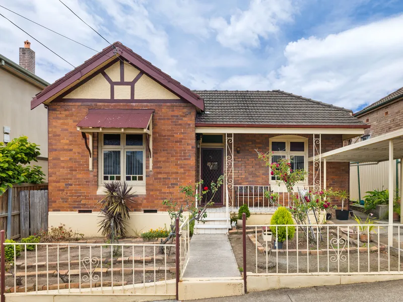 Perfect Period Home that's Easily Convertible into a 3 Bedroom