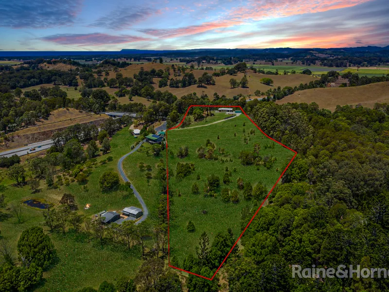 5 ACRES, OCEAN VIEWS, USEABLE LAND