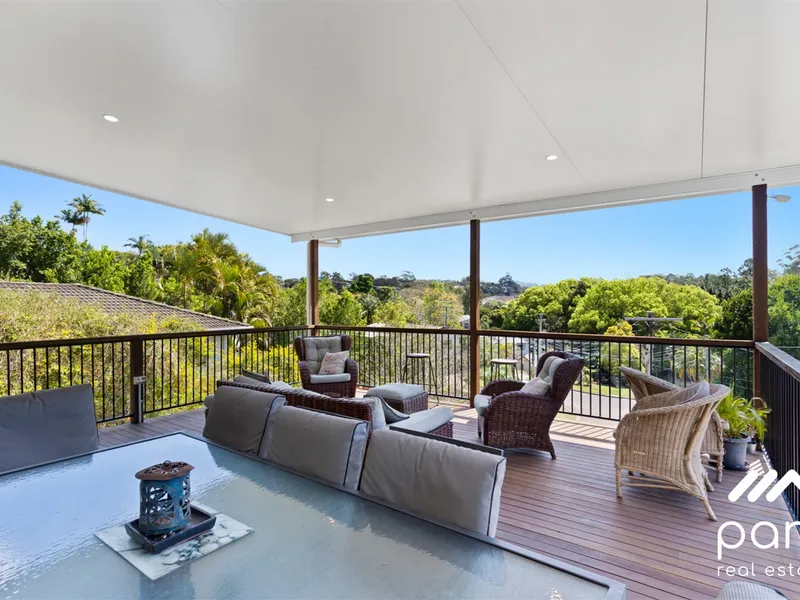 PERFECT FOR THE GROWING FAMILY WITH SEPARATE TEENAGE OR IN-LAW ACCOMMODATION
