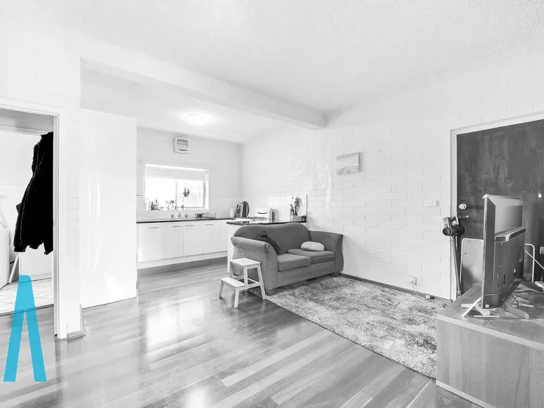 Stylish Ground Floor Unit in the zone of Glenunga International High School - City Fringe Location - Lush Leafy Outlook