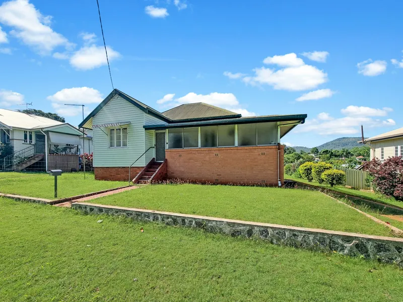 Family Home Close To Town
