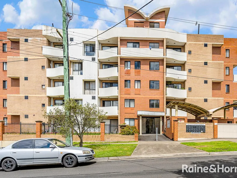 WELL LOCATED APARTMENT