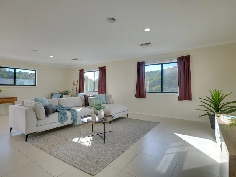 SPACIOUS - VIEWS - LARGE BLOCK - ROOM FOR A POOL