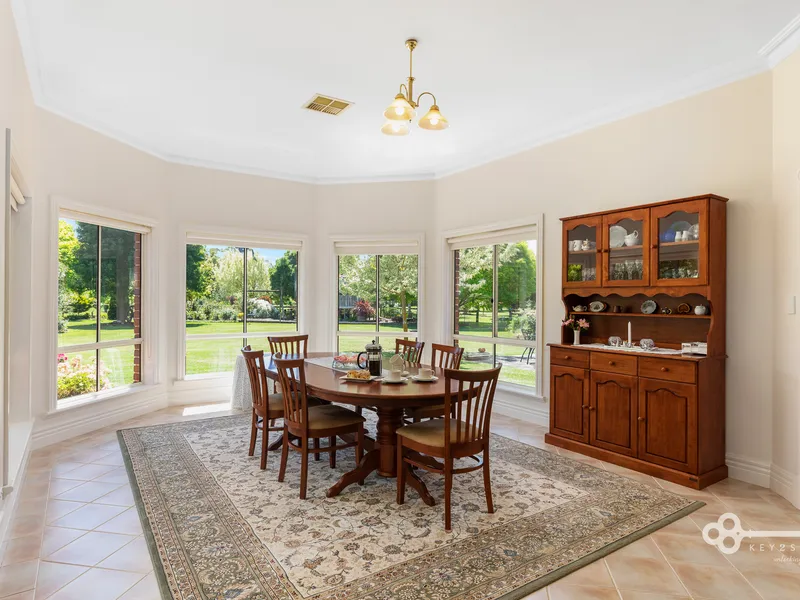 COUNTRY MASTERPIECE ON CITY FRINGE