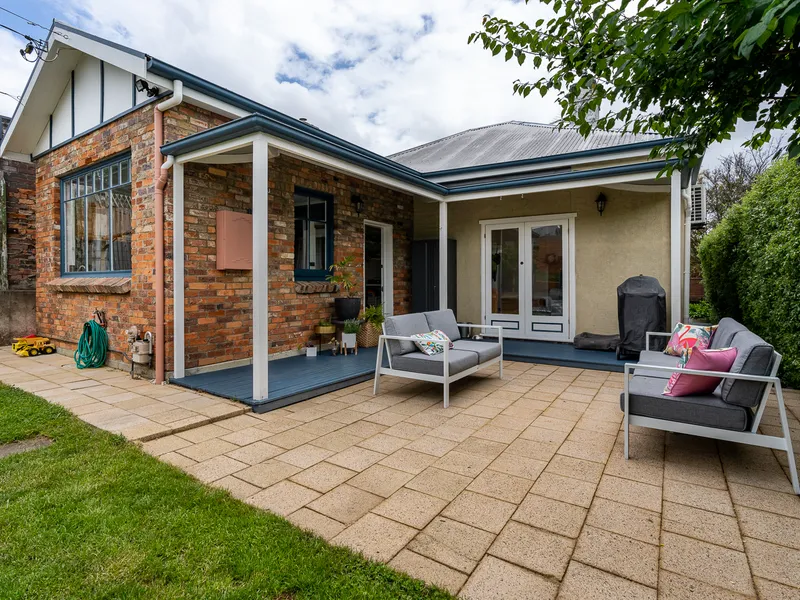 Renovated c1876 cottage in a quiet city fringe location.