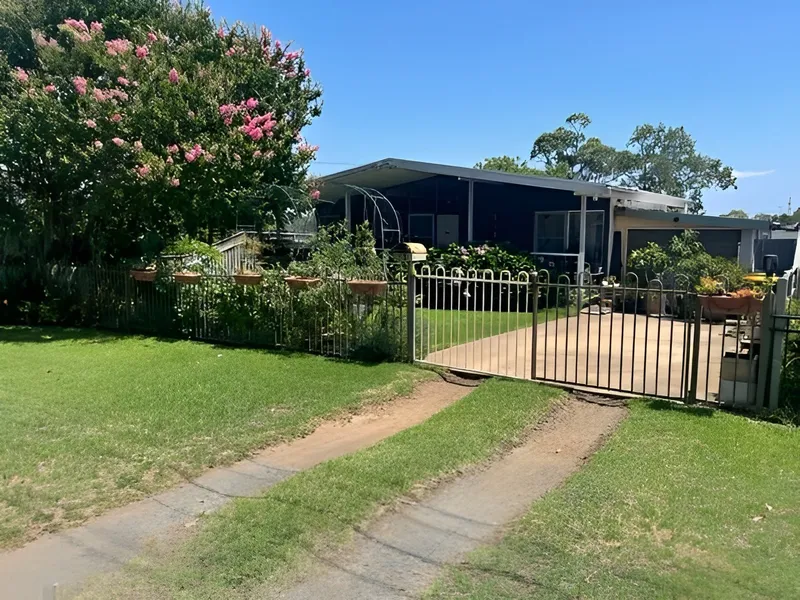HARD TO BEAT THIS LOCATION!