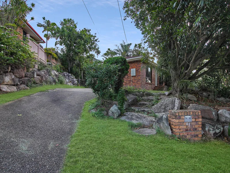 BEAUTIFUL HOME IN THE HEAT OF ROCHEDALE SOUTH