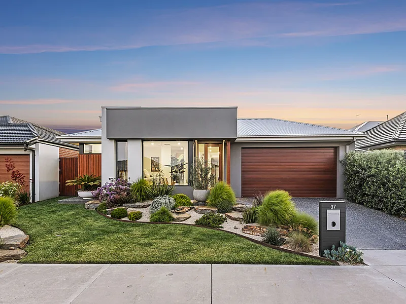 Contemprory lavish home in Brompton