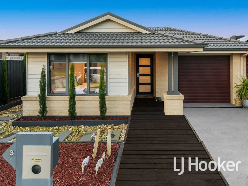 SPACIOUS FOUR-BEDROOM HOME IN HARLTLEIGH ESTATE!