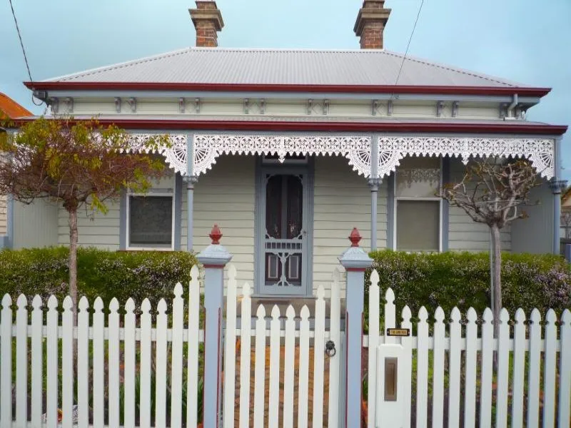 Three Bedroom Home - Located Close To The Hospital