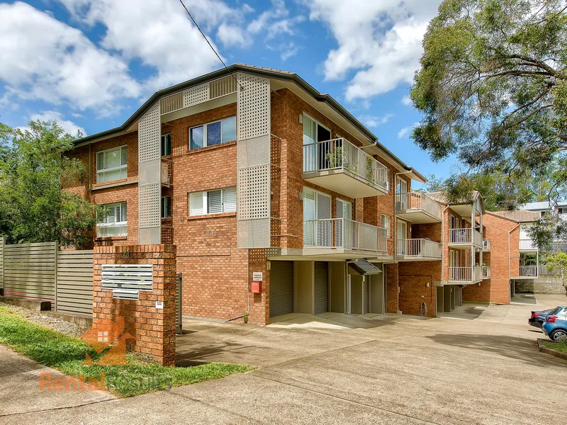Spacious and Stylish Top Floor Apartment