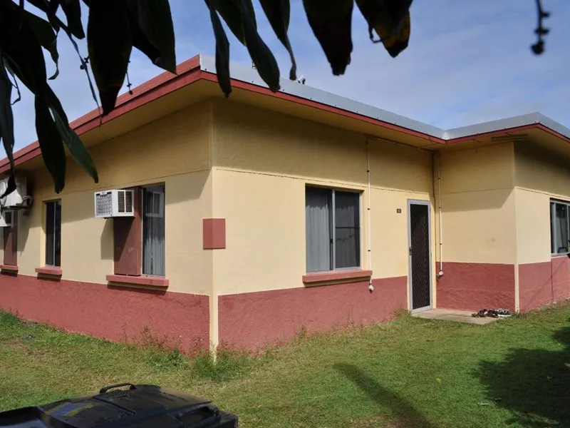 3 BEDROOM HOUSE - WALKING DISTANCE TO THE BEACH - PERFECT FAMILY HOME OR INVESTMENT PROPERTY