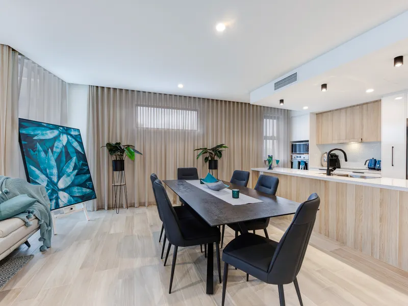 STUNNING NEW APARTMENT IN THE COSMOPOLITAN AT COTTON TREE