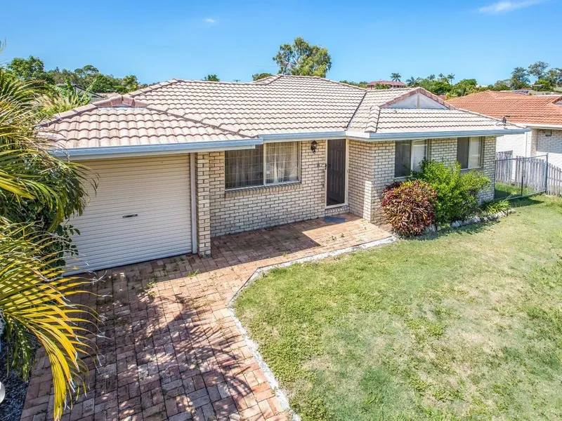 FAMILY HOME WITH GREAT SIZE YARD FOR THE KIDS