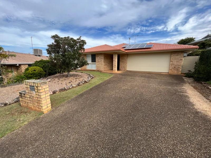 Updated Family Home in a Quiet Cul-De-Sac!