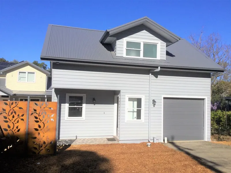 As New Free Standing Granny Flat - Lawn maintenance included in the rent.