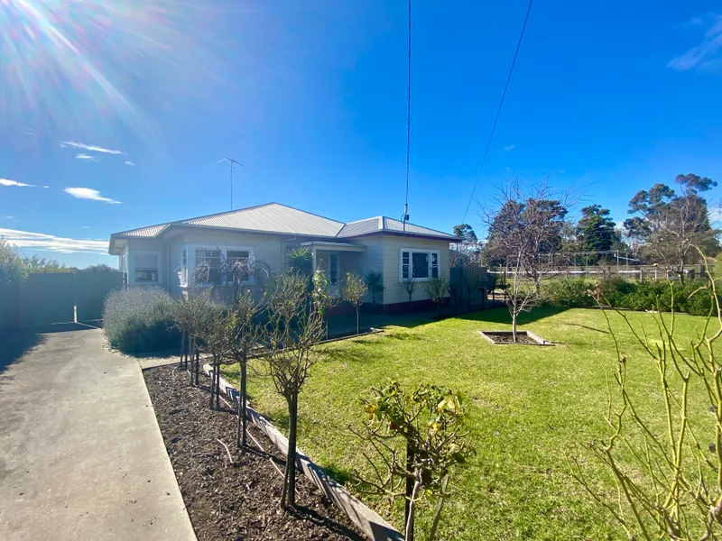 Semi Rural offering just 5km from Geelong's CBD.