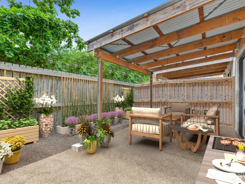 SECURE INNER-CITY LIFESTYLE IN BOUTIQUE COMPLEX