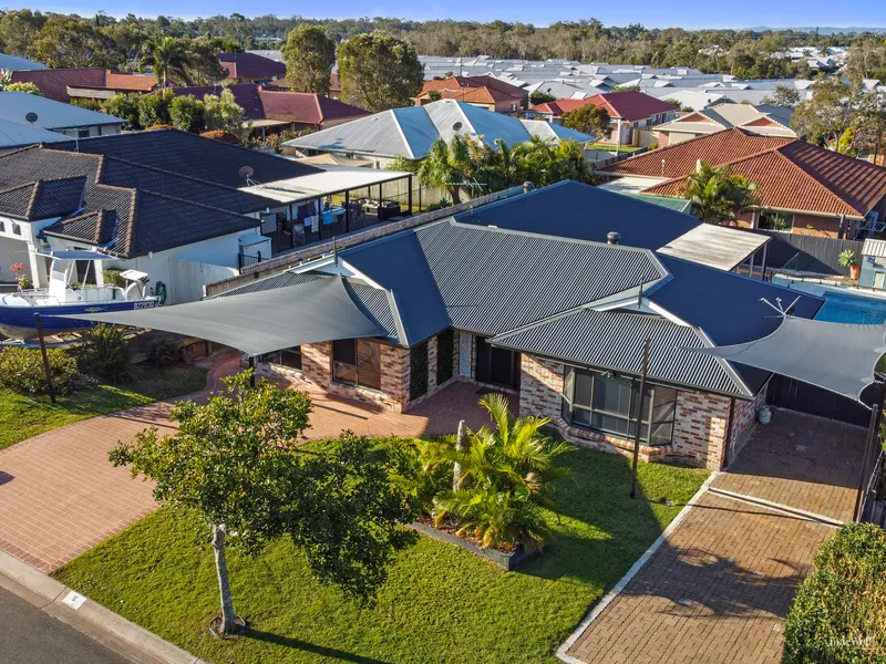 Who Else Wants An Immaculate Home + Quiet Cul De Sac + Close To Everything?!