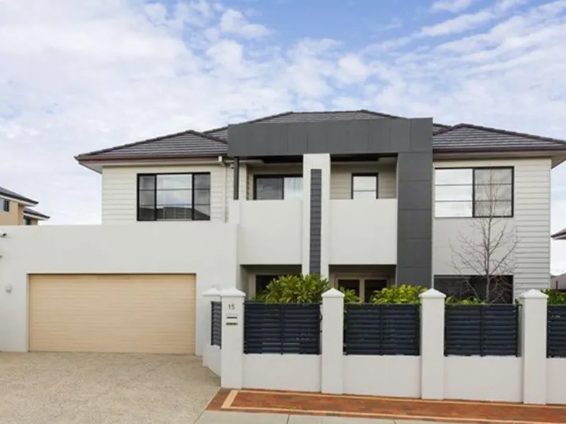 RARE FIND ON BAYVIEW TCE