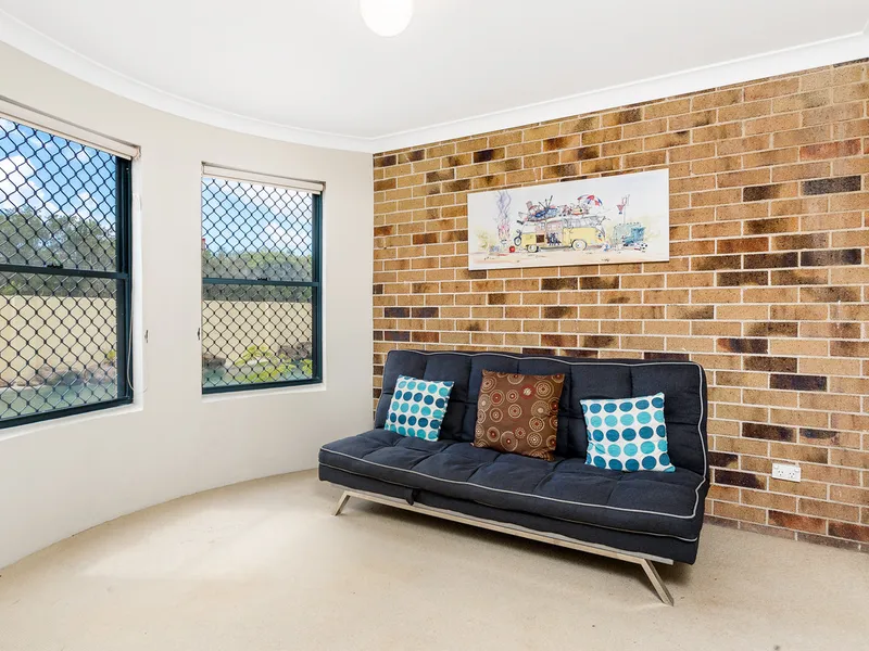 Resort Style Living Close to Town