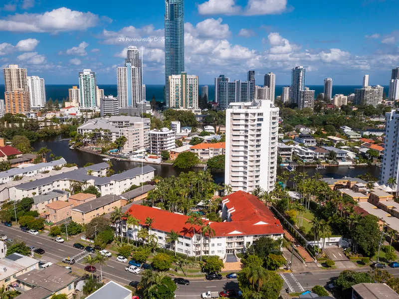 RIVERSIDE BARGAIN IN THE HEART OF SURFERS PARADISE