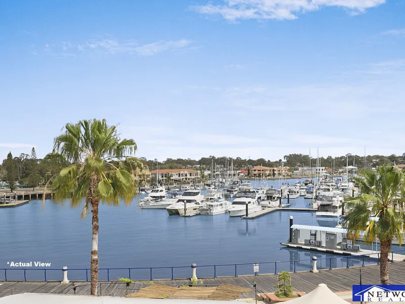 Waterfront Raby Bay Harbour Apartment