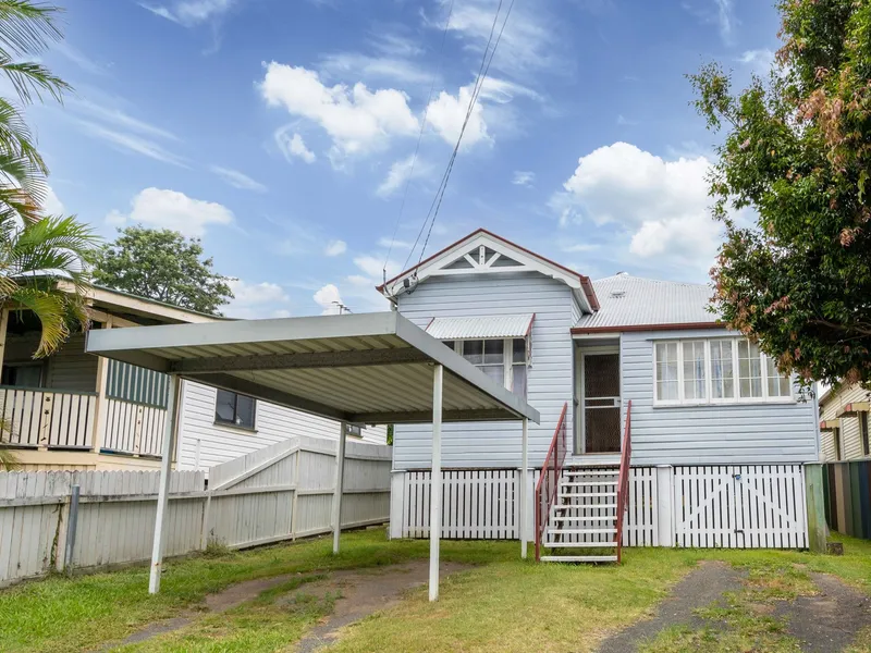 RENOVATED THREE BEDROOM QUEENSLANDER