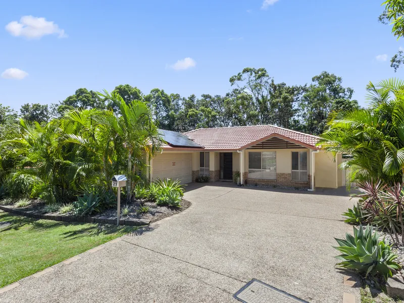 IMMACULATE FAMILY HOME IN GREAT LOCATION