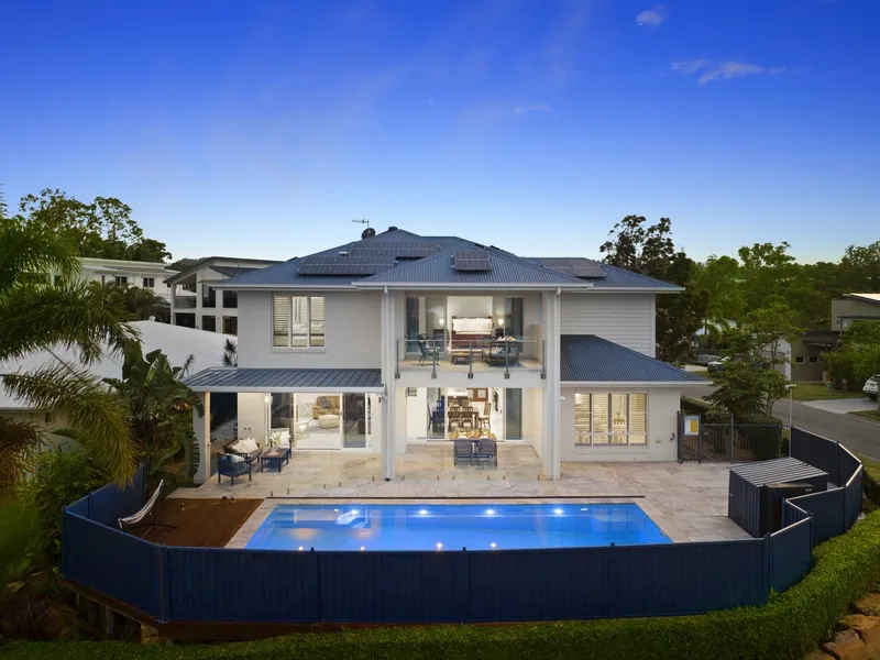 PINNACLE OF LUXURY LIVING