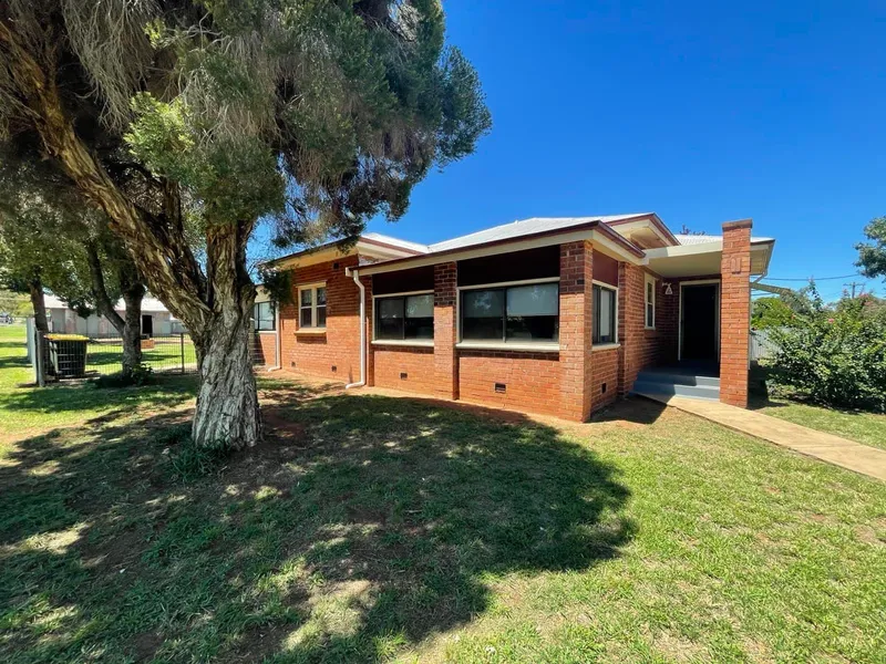 Ray White Parkes - 02 6862 1900