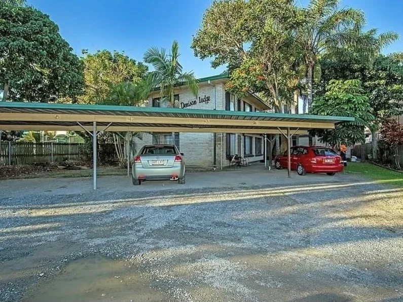 COSY UNIT IN CENTRAL LOCATION