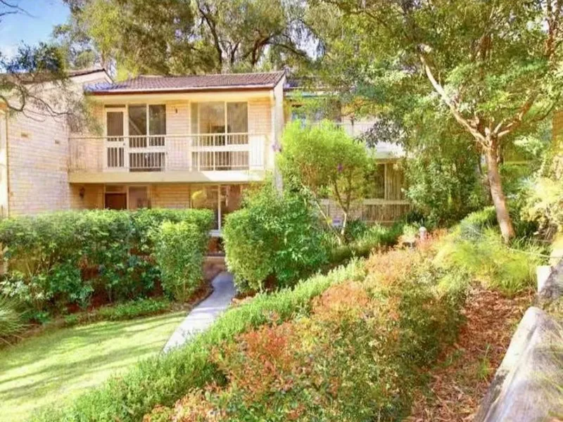 Sapcious 3 Bedroom Townhouse at Heart of Marsfield